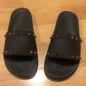 Valentino Rockstud slides